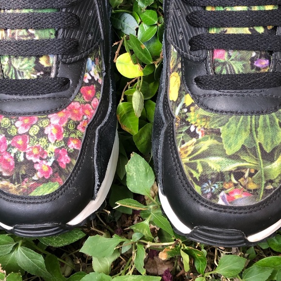 Size 7.5 USW Nike AirMax - Picture 4 of 7